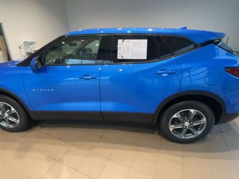 Used 2025 Chevrolet Blazer LT FWD image 7