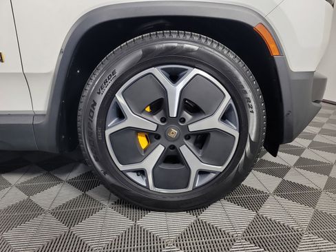 Used 2024 Rivian R1S Adventure AWD/4WD image 11