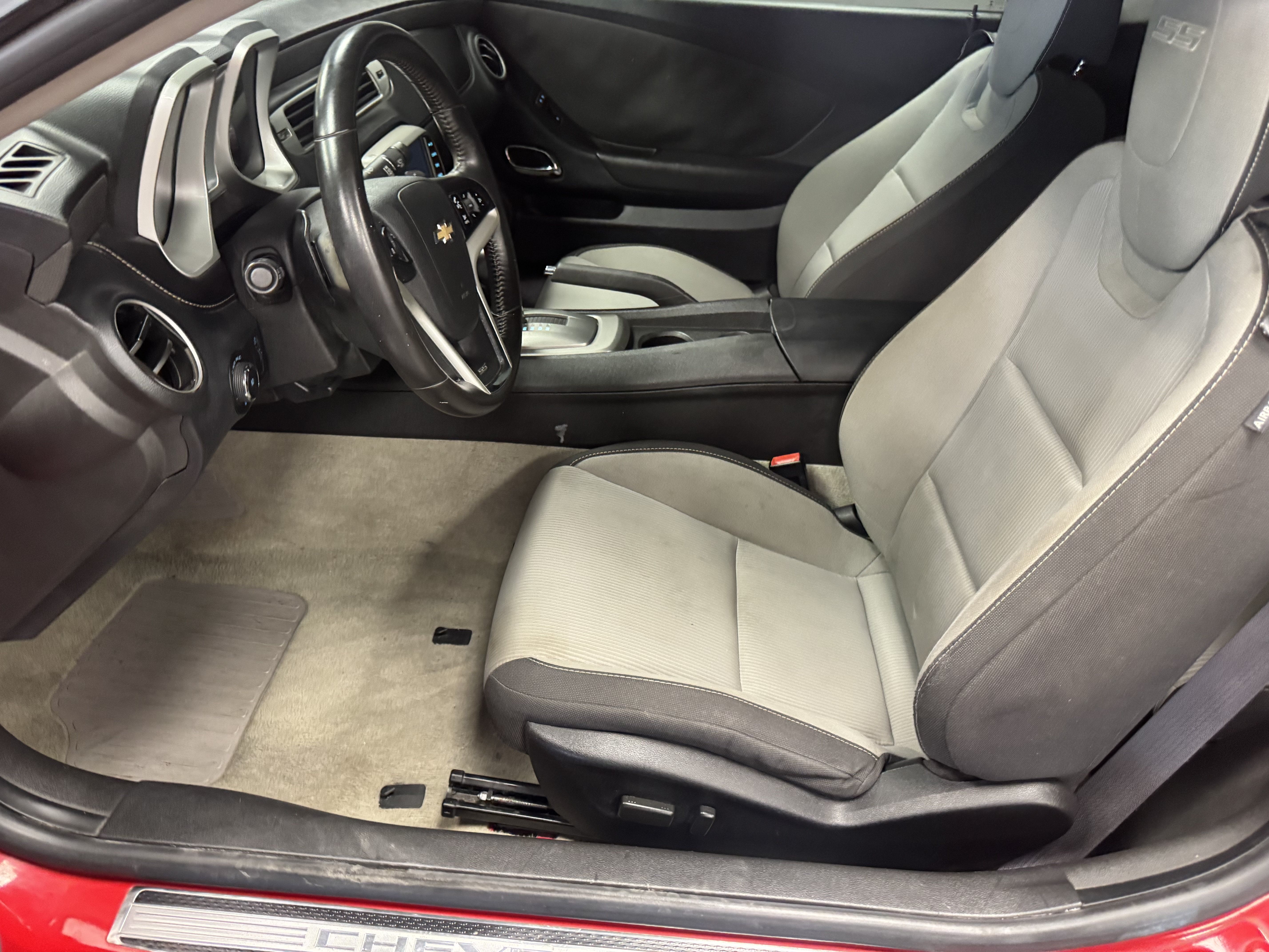 Used 2013 Chevrolet Camaro SS RWD image 9