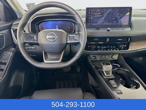 Used 2025 Nissan Rogue Platinum FWD image 25