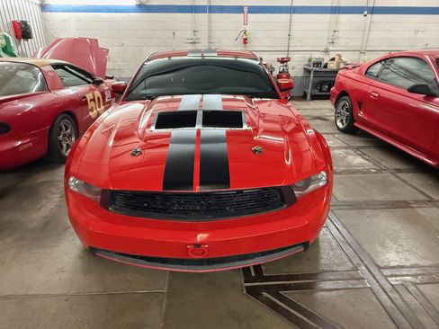 Used 2011 Ford Mustang GT Premium w/ Electronics Pkg image 2