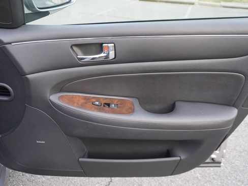 Used 2009 Hyundai Genesis 3.8 w/ Technology Pkg 4 image 32