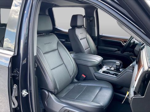 Used 2023 GMC Sierra 1500 Denali RWD image 9