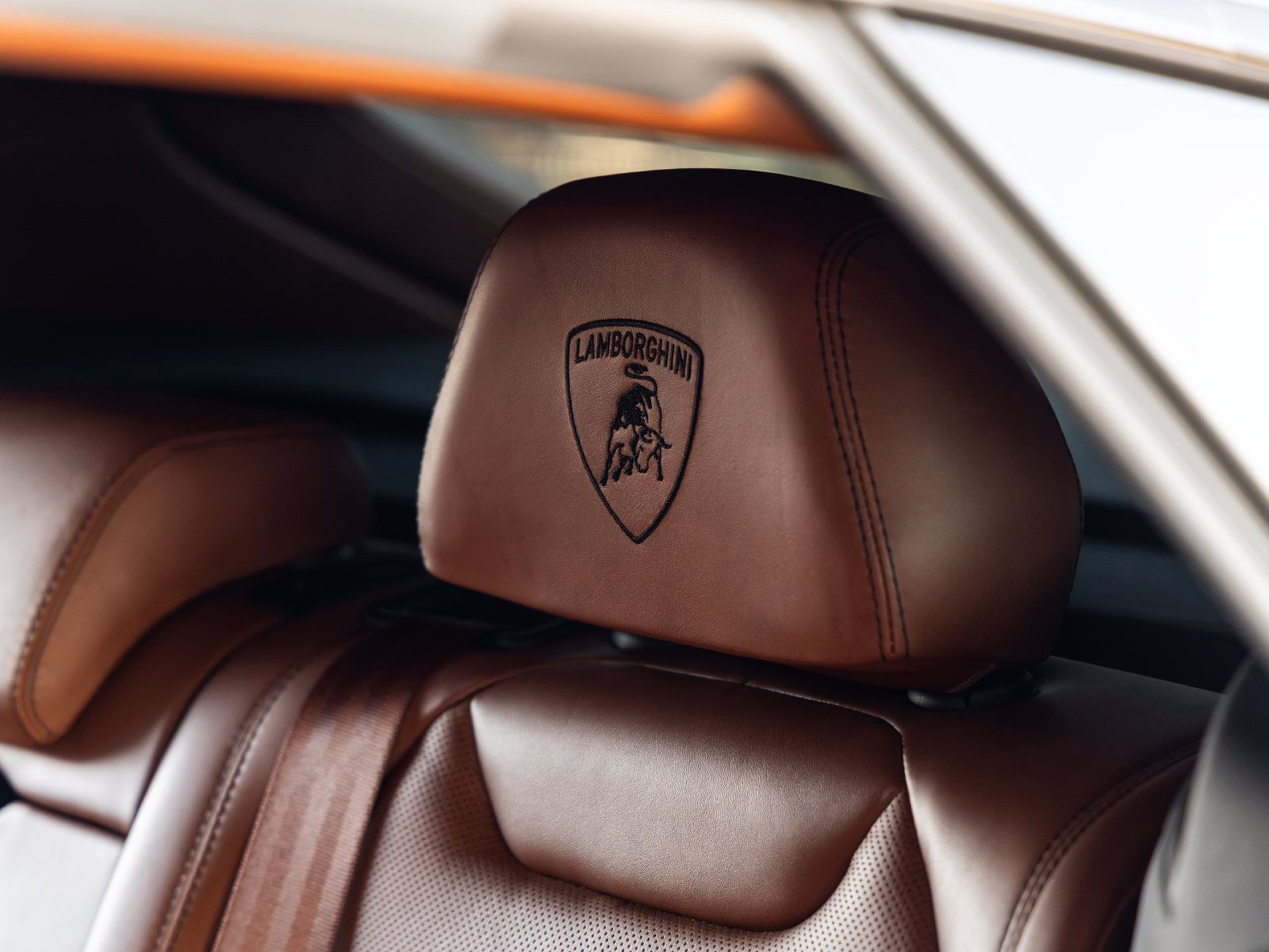 Used 2021 Lamborghini Urus AWD/4WD image 44