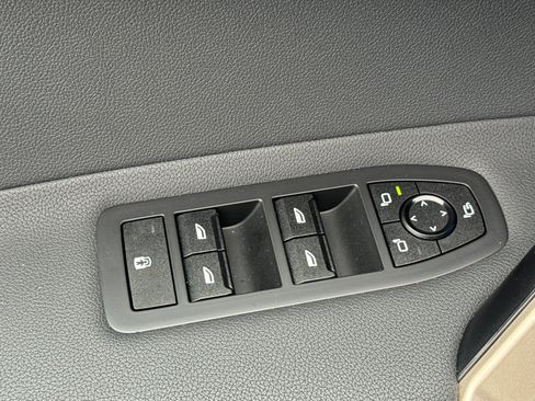 Used 2025 BMW iX xDrive50 image 14