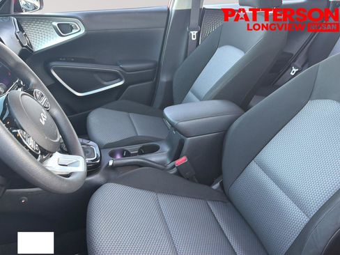 Used 2023 Kia Soul S FWD image 18
