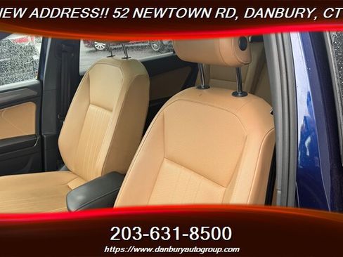 Used 2022 Volkswagen Tiguan SE AWD/4WD image 9