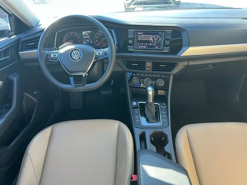 Used 2019 Volkswagen Jetta SE image 9