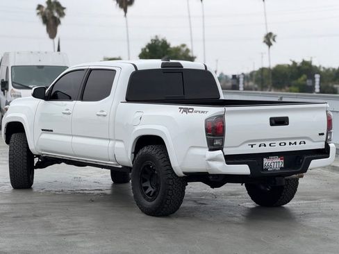 Used 2019 Toyota Tacoma TRD Sport RWD image 3