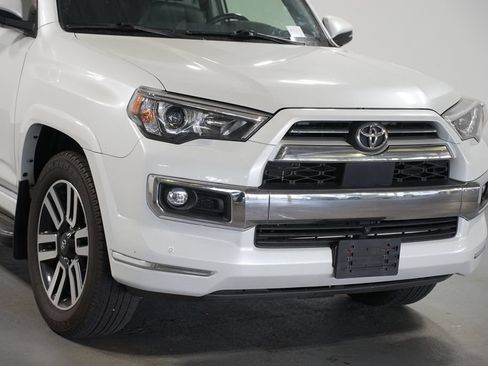 Used 2024 Toyota 4Runner Limited AWD/4WD image 4