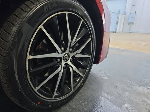 Used 2023 Toyota Camry SE image 9