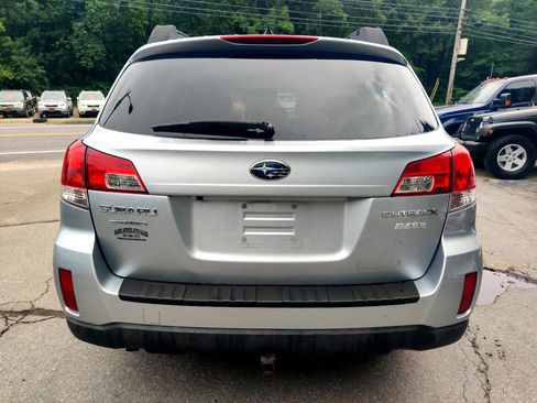 Used 2014 Subaru Outback 2.5i Limited w/ Moonroof Package image 5