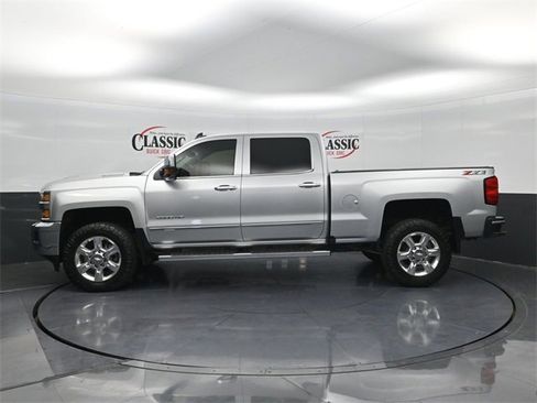 Used 2019 Chevrolet Silverado 2500 LTZ w/ Duramax Plus Package image 2