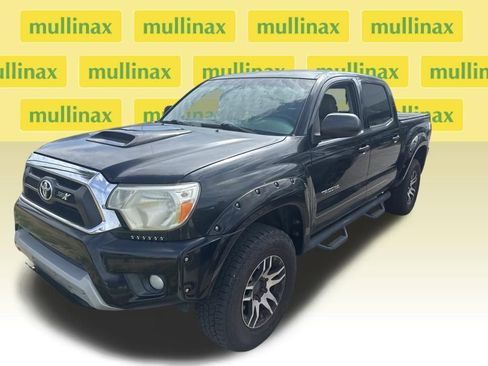 Used 2014 Toyota Tacoma 4x4 Double Cab w/ SR5 Package image 2