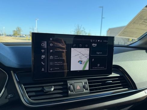 Used 2025 Audi Q5 e Prestige w/ Prestige Package image 17