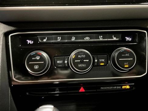 Used 2021 Volkswagen Atlas SEL Premium image 33