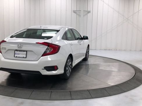 Used 2018 Honda Civic EX image 8