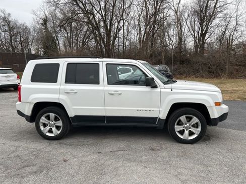 Used 2012 Jeep Patriot Latitude image 2