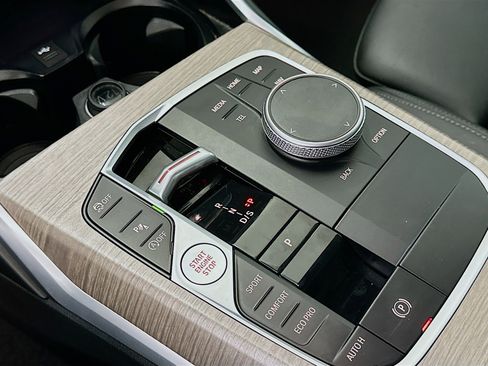 Used 2025 BMW 330i xDrive Sedan image 25