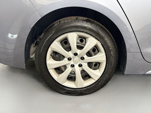 Used 2022 Toyota Corolla LE image 32