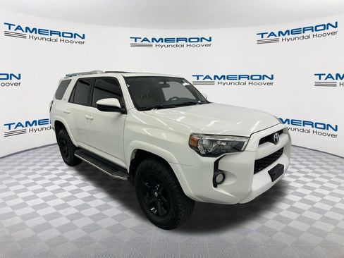 Used 2018 Toyota 4Runner SR5 AWD/4WD image 7