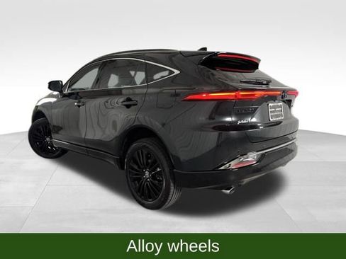 Used 2023 Toyota Venza XLE image 5