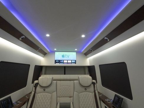 Used 2019 Mercedes-Benz Sprinter 2500 w/ Premium Package image 28