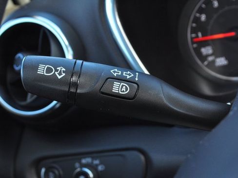 Used 2022 Chevrolet Blazer LT image 32