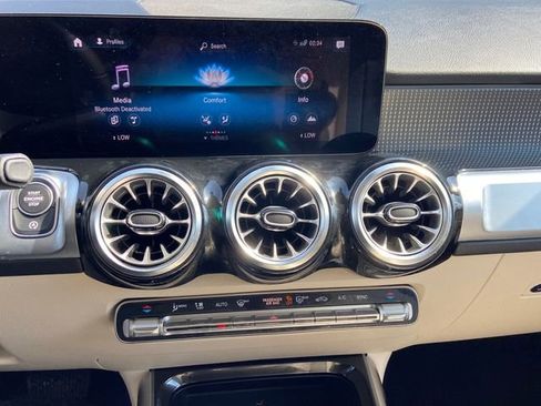 Used 2023 Mercedes-Benz GLB 250 4MATIC image 18