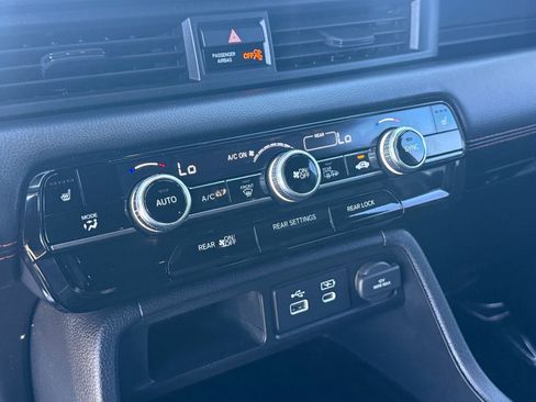 Used 2024 Honda Pilot TrailSport image 24