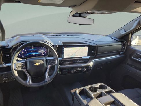 Used 2025 Chevrolet Silverado 1500 LT image 15