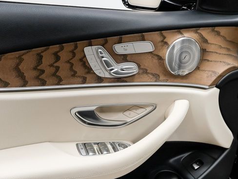 Used 2023 Mercedes-Benz E 350 4MATIC Sedan image 26