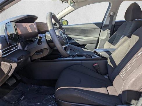 Used 2024 Hyundai Elantra SEL image 9