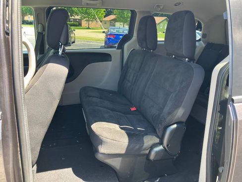 Used 2017 Dodge Grand Caravan SE w/ Power Window Group FWD image 9