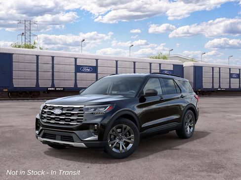 Used 2027 Ford Explorer Active AWD/4WD image 4