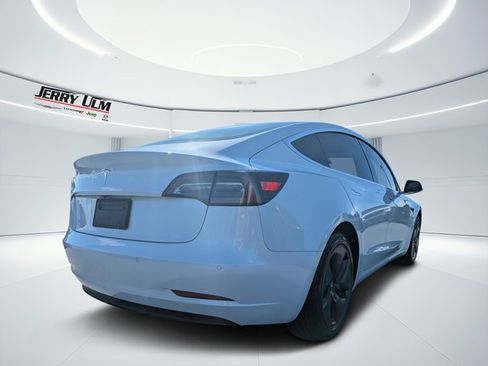 Used 2020 Tesla Model 3 Standard Range Plus image 3