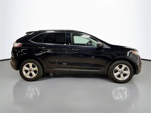 Used 2018 Ford Edge SE image 6