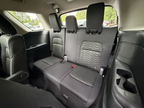 Used 2025 Nissan Pathfinder SV w/ SV Premium Package FWD image 17