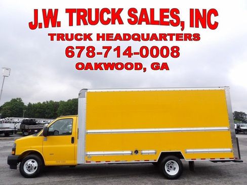 Used 2019 GMC Savana 3500 Extended w/ Driver Convenience Package image 2