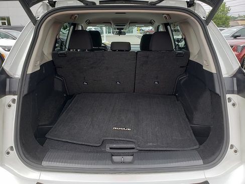Used 2025 Nissan Rogue SV FWD image 10