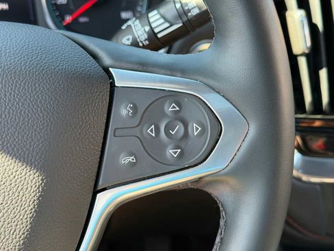 Used 2023 Chevrolet Traverse RS AWD/4WD image 18