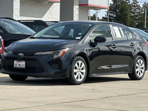 Used 2022 Toyota Corolla LE image 7