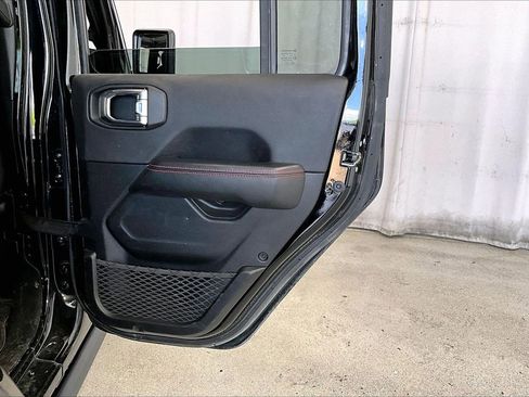 Used 2024 Jeep Wrangler Unlimited Rubicon image 23