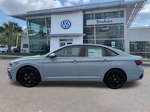 New 2026 Volkswagen Jetta SE image 7