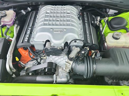 Used 2015 Dodge Challenger SRT Hellcat image 36