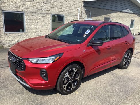 Used 2023 Ford Escape ST-Line Select w/ Tech Pack #2 image 3