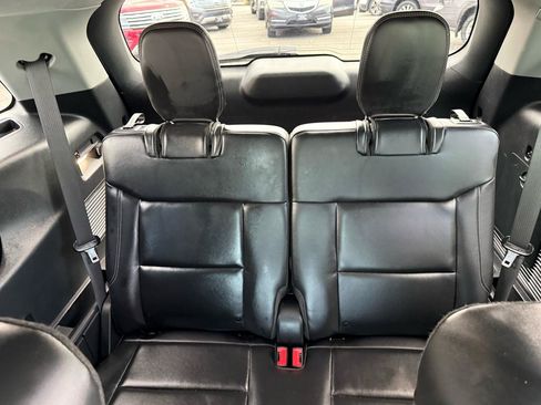 Used 2022 Ford Explorer XLT w/ Equipment Group 202A RWD image 16