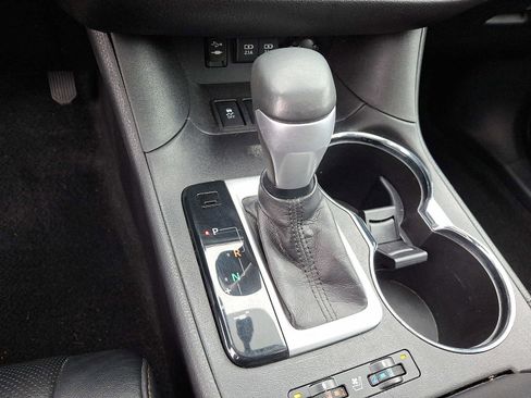 Used 2017 Toyota Highlander Limited Platinum w/ Carpet Mat Package image 16