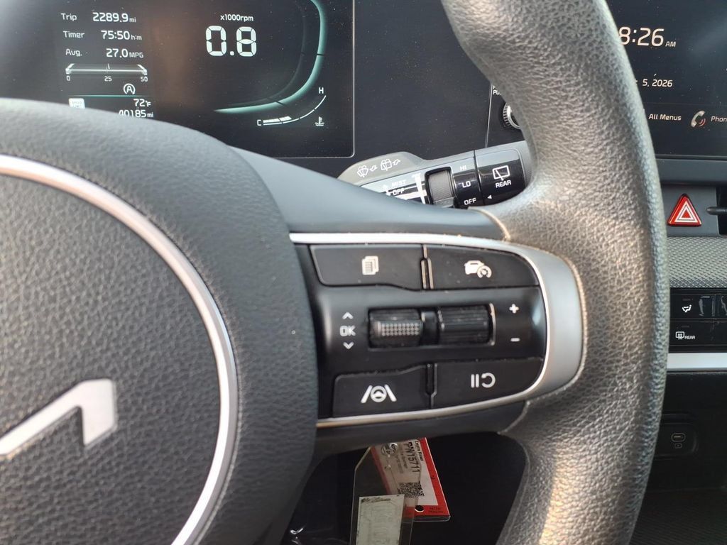 Used 2025 Kia Sportage LX AWD/4WD image 17