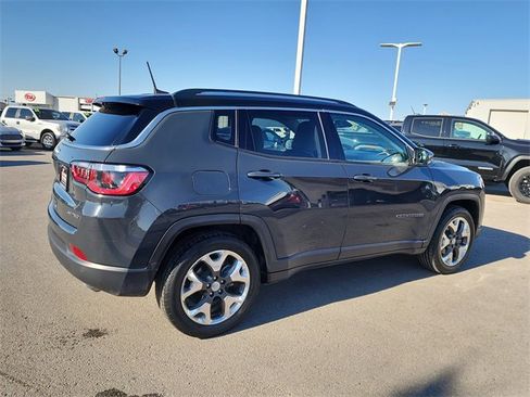 Used 2018 Jeep Compass Limited w/ Navigation Group image 2